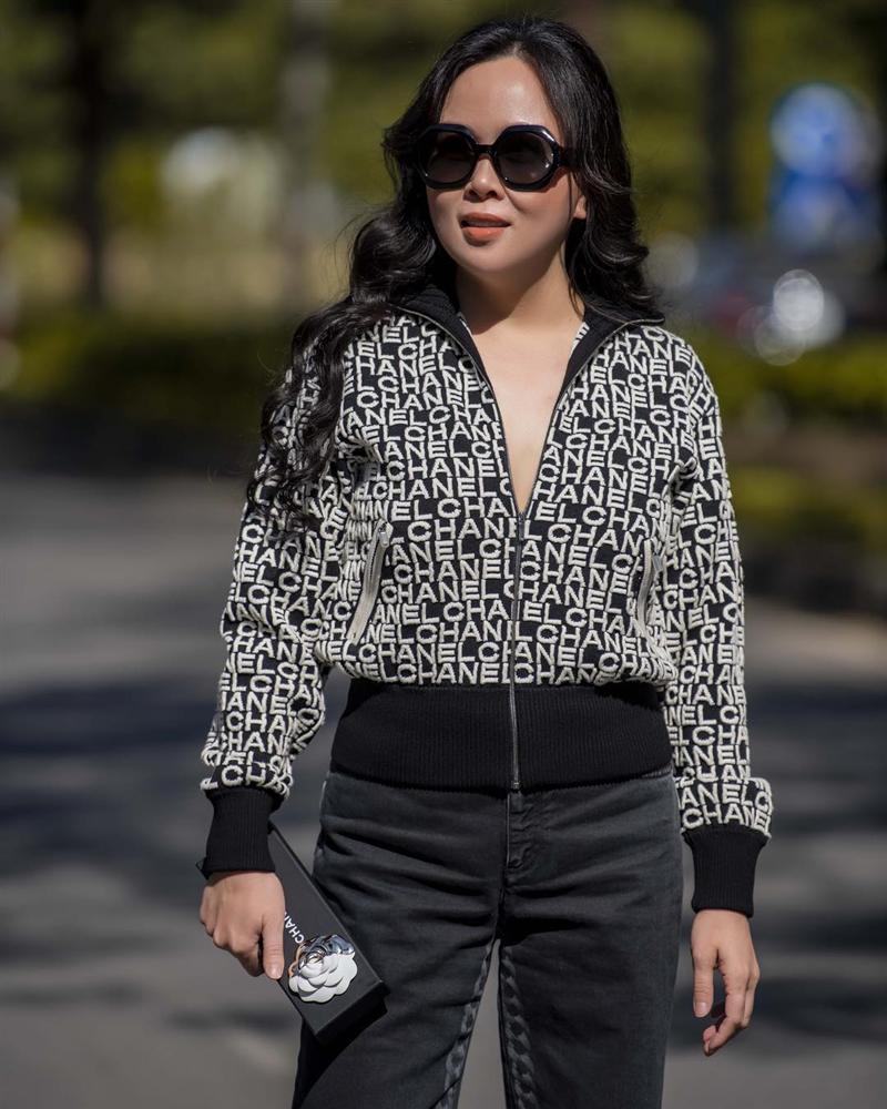 Chi Pu và Phượng Chanel đụng hàng áo khoác gần 100 triệu mà một trời, một vực-1