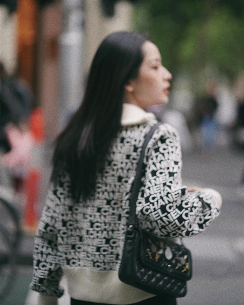 Chi Pu và Phượng Chanel đụng hàng áo khoác gần 100 triệu mà một trời, một vực-6