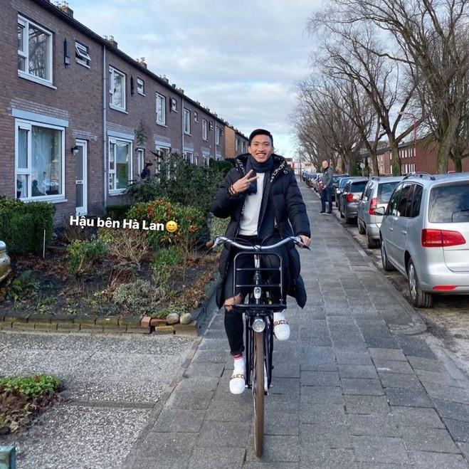 Hoàng Thị Loan, Văn Hậu và các cầu thủ bắt trend ‘Mắt biếc’-5