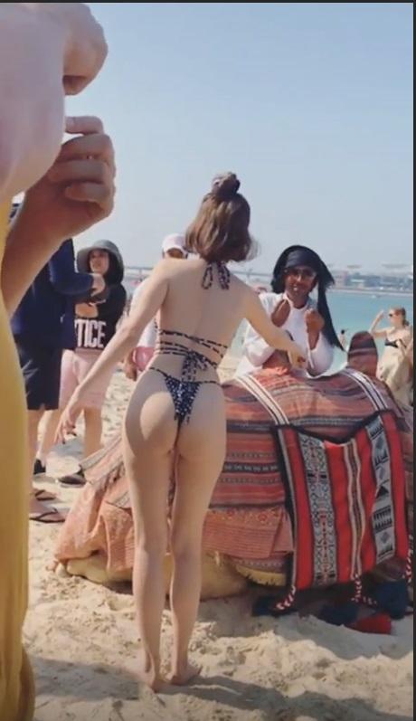 Mặc bikini nhỏ xíu cưỡi lạc đà, Ngọc Trinh khoe body 30 vẫn còn xuân trên đất Dubai sang chảnh-6