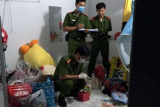 Đâm chết bạn trai vì bị 'nhốt' trong phòng trọ ở Sài Gòn