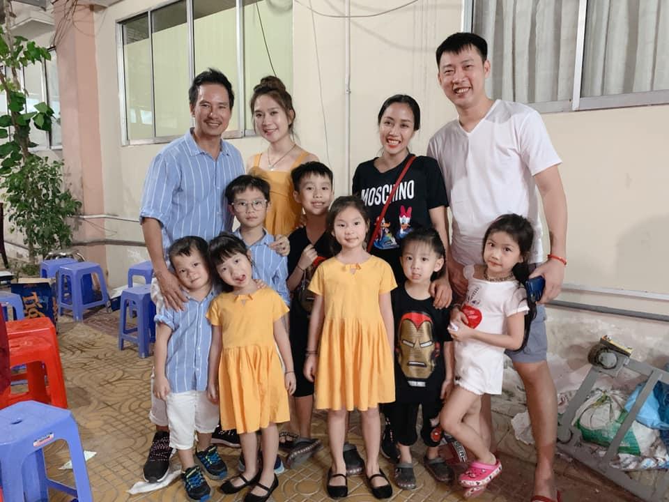 Gia đình Lý Hải - Ốc Thanh Vân hội ngộ, dân mạng thích thú vì quân số 2 nhà đông ngang ngửa-1