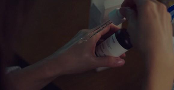 Nhìn Son Ye Jin bôi serum trong Hạ cánh nơi anh tưởng vô lý nhưng lại rất thuyết phục-1