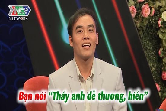 Ông chủ xưởng nhôm kính 'khoe' tài múa võ vẫn bị bạn gái từ chối phũ