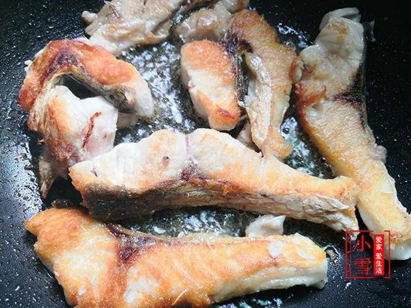 Muốn kho cá không tanh, cả nhà ăn thủng nồi chỉ cần thêm bước nhỏ này-3