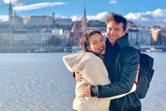 MC Hoàng Oanh cùng chồng Tây du lịch châu Âu hưởng tuần trăng mật muộn