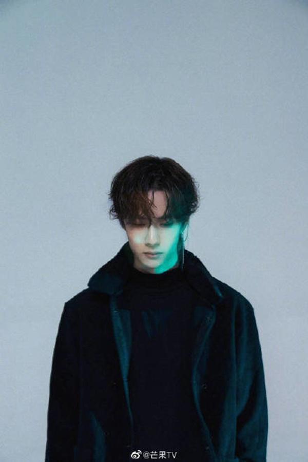 Đỉnh cao như Vương Nhất Bác: Bài hát Vô cảm vừa ra 20 phút đã tiêu thụ 6 triệu bản-5