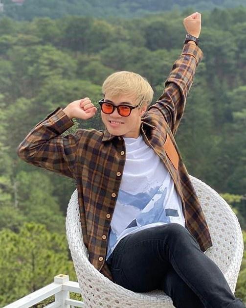 Cầu thủ Việt tặng xe hơi, đồ hiệu, đưa nửa kia đi du lịch dịp cuối năm-7