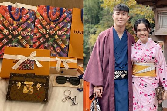 Cầu thủ Việt tặng xe hơi, đồ hiệu, đưa nửa kia đi du lịch dịp cuối năm