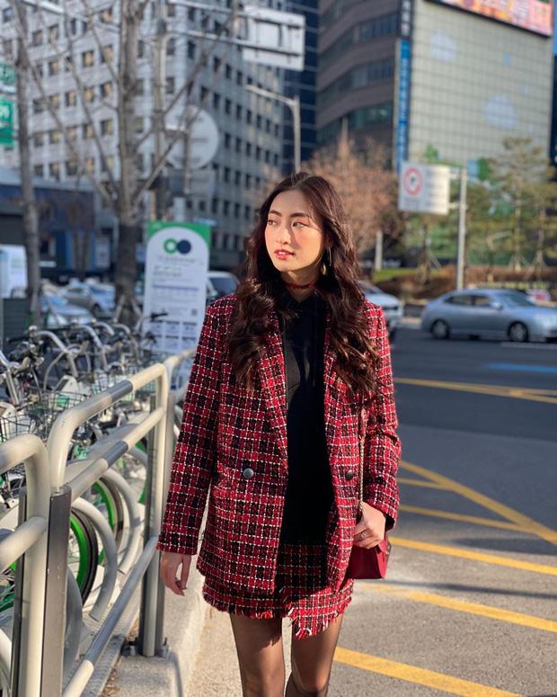 Cùng thế hệ 10X nhưng Phương Mỹ Chi trẻ trung còn Linh Ka lên đồ già dặn, gợi cảm-6