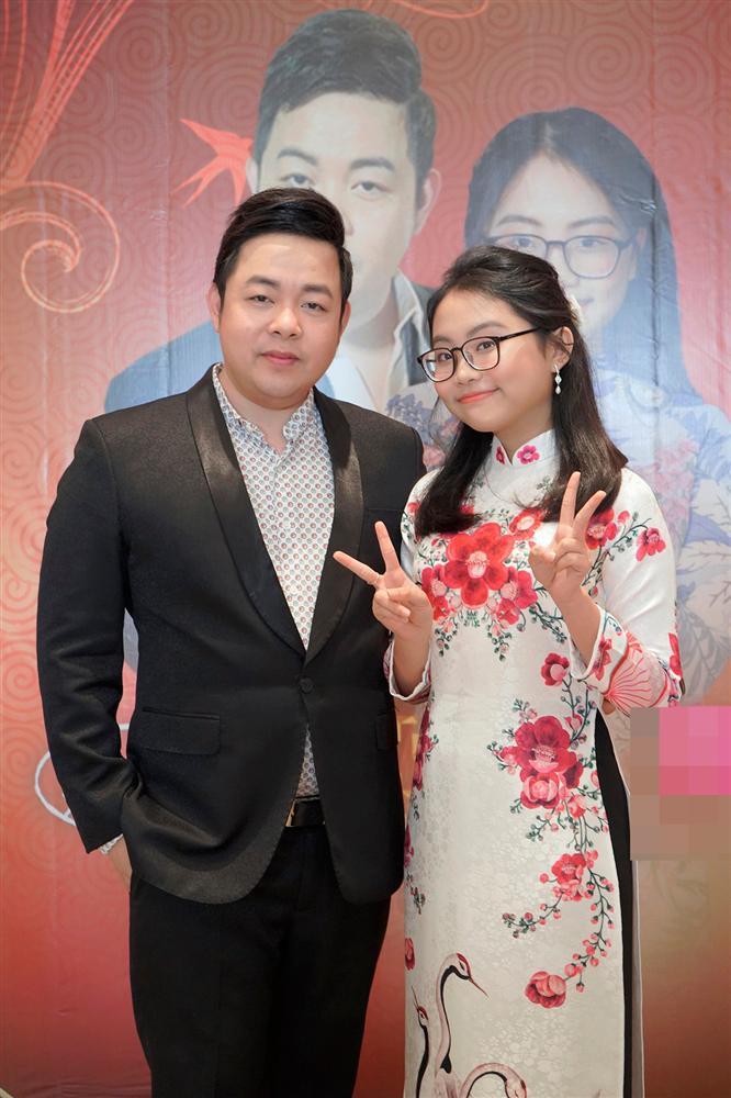 Phương Mỹ Chi rời vòng tay Quang Lê sau 6 năm gắn bó dù ba nuôi hứa hẹn đủ thứ để giữ chân-1