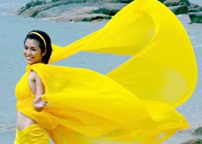 GÓC ĐÀO MỘ: Hà Tăng sexy hết nấc, hôn cuồng nhiệt Lương Mạnh Hải cách đây 1 thập kỷ-2