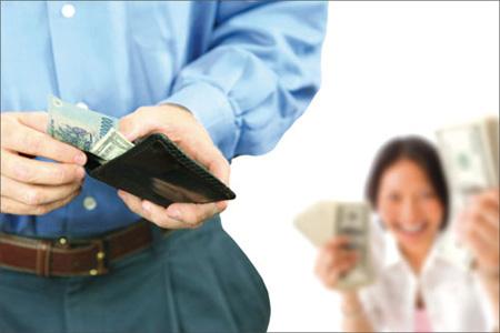 Chồng khăng khăng giữ chai nước giặt đã hết làm vợ tức đỏ mắt, đến khi biết sự thật thì té ngửa-2