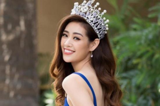 Khánh Vân: 'Đăng quang hoa hậu, tôi vẫn nợ 300 triệu đồng tiền mua xe'