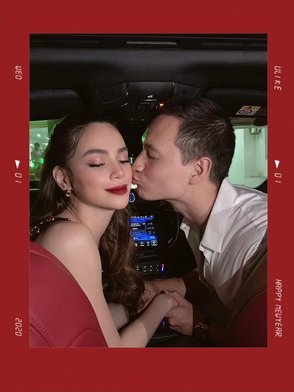 Gửi lời chúc năm mới nhưng Kim Lý lại hôn Hà Hồ ngọt lịm, dân mạng quyết liệt hối cưới ngày đầu năm-2