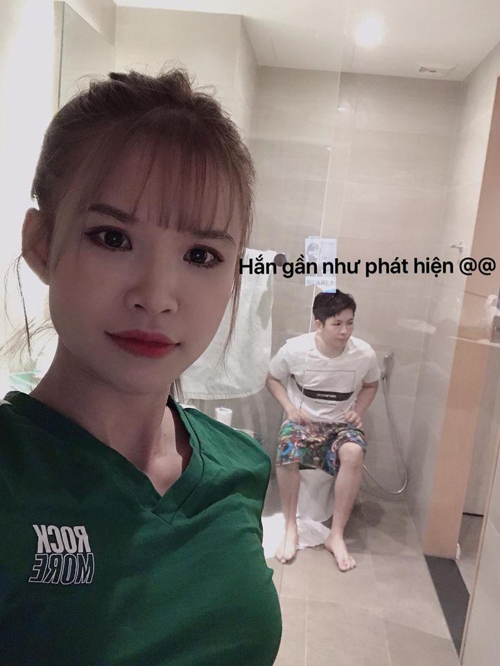 Khởi My bị chê vô duyên vì liên tục đăng ảnh chồng đi toilet-3