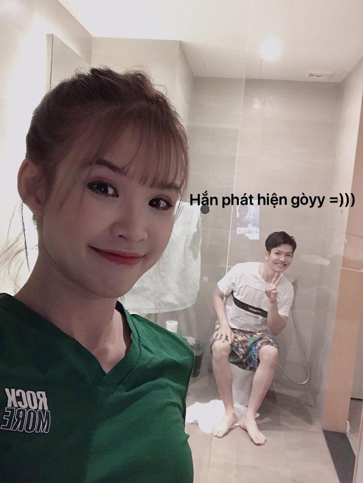 Khởi My bị chê vô duyên vì liên tục đăng ảnh chồng đi toilet-4