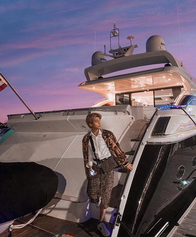 Hội rich kid Việt mua sắm, du lịch sang chảnh đón năm mới-4