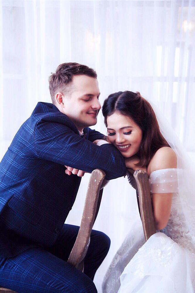 Cô gái Việt lấy giám đốc ngân hàng Nga, ngày kết hôn mẹ chồng cầm tay cảm ơn rối rít-1