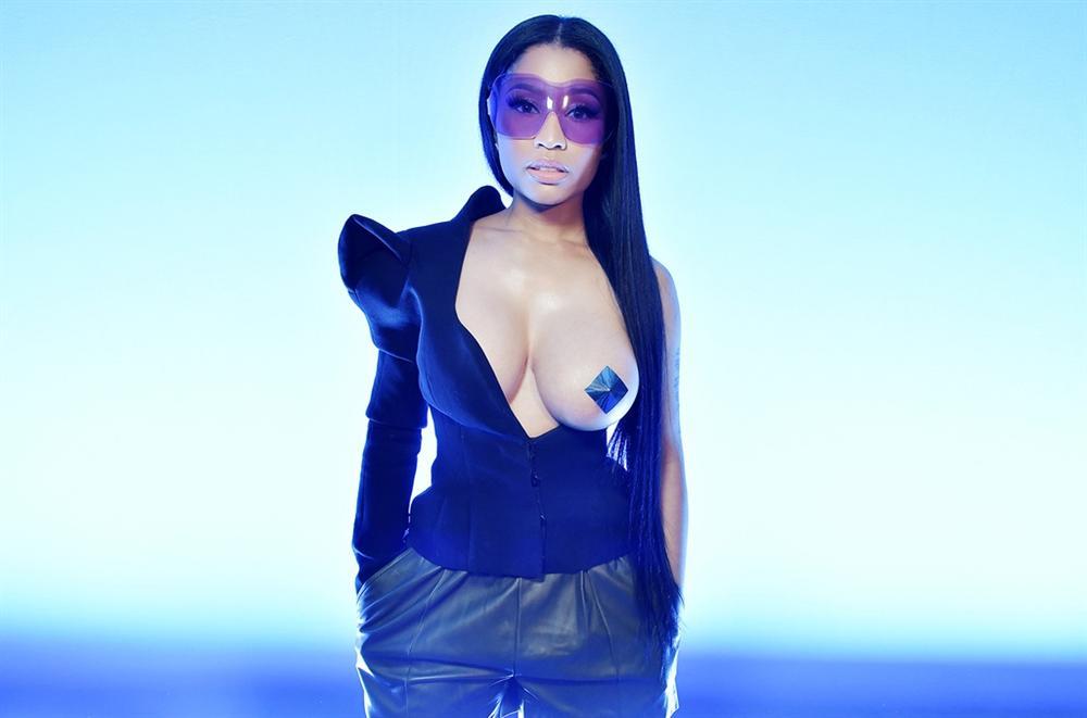 Miley Cyrus, Nicki Minaj và dàn sao diện đồ hở hang nhất 10 năm qua-9