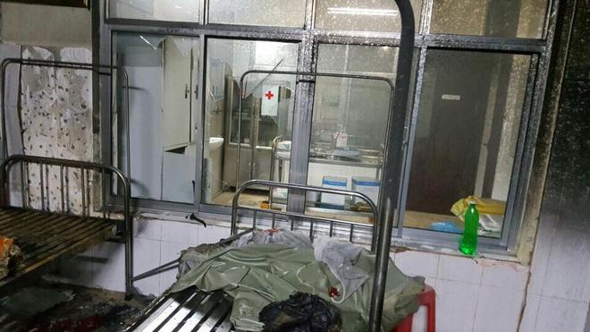 Khởi tố gã đàn ông đốt bệnh viện, xé quần áo nữ y tá đòi hiếp dâm-1