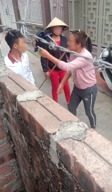 Xôn xao chuyện bị vợ bắt quả tang ngoại tình ngày đầu năm, chồng ngang nhiên táng vợ vì bênh bồ-2