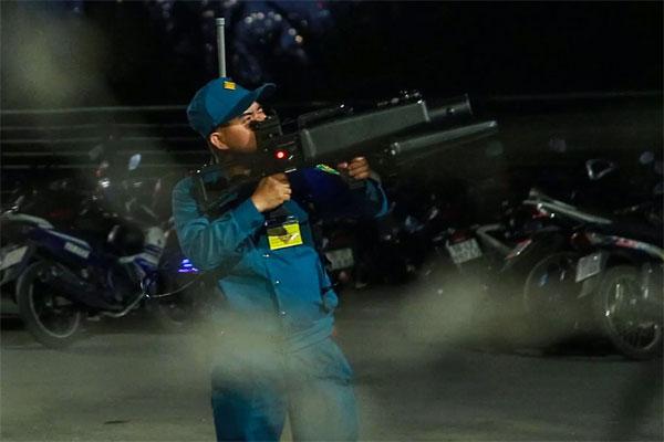 Vì sao hàng loạt flycam bị bắn hạ khi quay cảnh pháo hoa tại TP HCM?-1