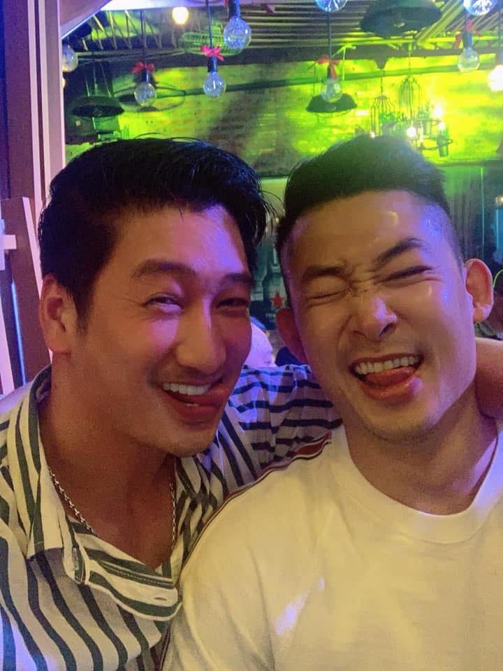 3 nam diễn viên Hoa hồng trên ngực trái bị nghi ngờ giới tính vì thích xưng hô chị chị em em-3