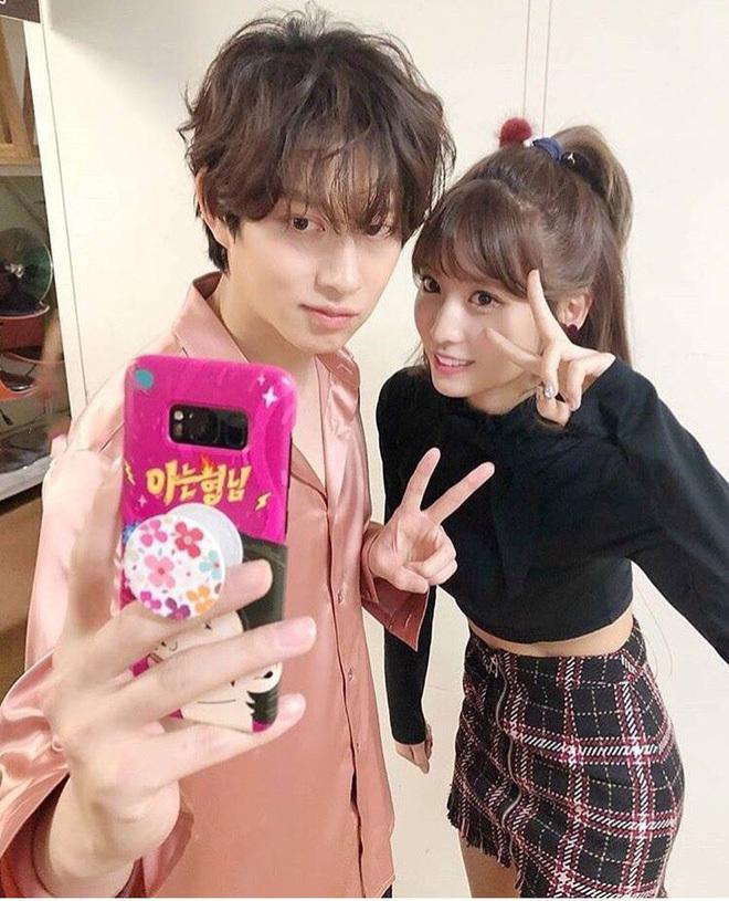 XÁC NHẬN siêu sao vũ trụ Super Junior Heechul hẹn hò đàn em kém 13 tuổi nhóm TWICE-1