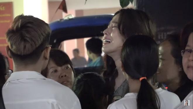 Nam Em bật khóc nức nở, quỵ ngã ngất xỉu vì bất mãn với kết quả Ngôi Sao Xanh 2019-2