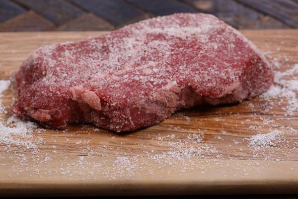 Mua thịt về ăn Tết mà miếng nào cũng co giật, chủ nhà hết hồn nhưng cư dân mạng lại khen nức nở-2