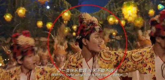 GÓC ĐÀO MỘ: Tiêu Chiến thời làm diễn viên quần chúng ăn mặc lòe loẹt, nhảy múa hát ca-5