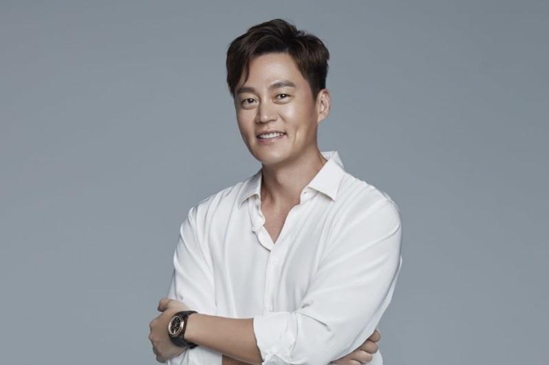 Lee Seo Jin được khen ngợi sau khi quyên tặng 100 triệu won (khoảng 86.600 USD) cho Cộng đồng Hàn Quốc.