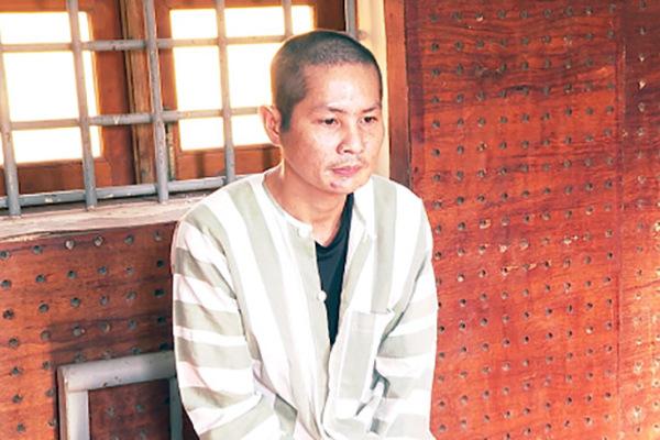 Vợ đánh bạc thua, chồng cầm dao sát hại rồi uống thuốc sâu tự tử-1