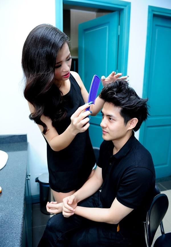 Không để ai động vào Ông Cao Thắng, Đông Nhi cứ tự tay make-up cho chồng thì tiền để đâu cho hết-4