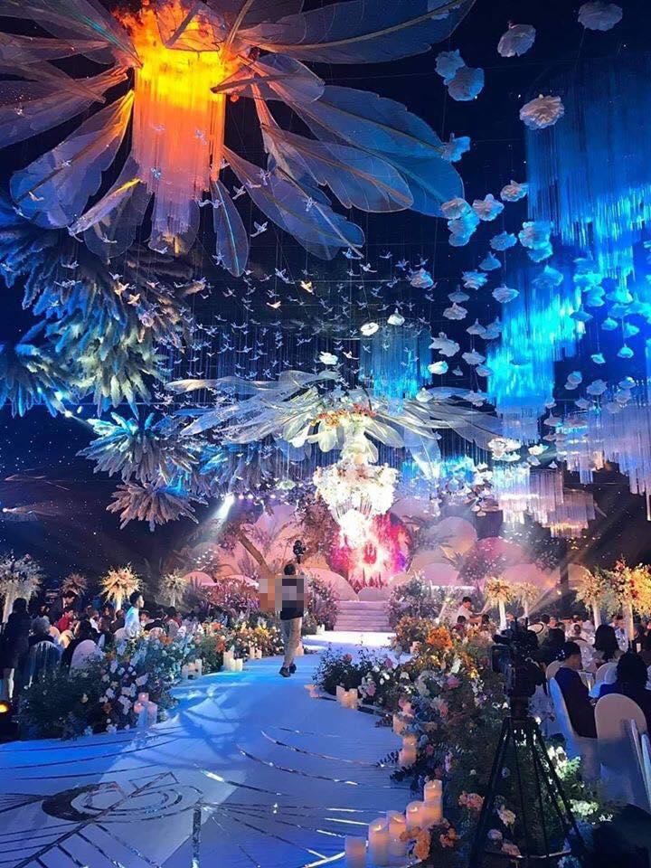 Hoa mắt đám cưới tiền tỷ ở Quảng Ninh: Trang trí rạp cưới 2,5 tỷ, cỗ ngót nghét 35 triệu/bàn-2