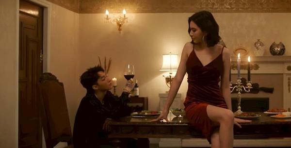 Được biết để có được sự đồng ý của người đẹp xứ chùa vàng, Sơn Tùng M-TP và ê kíp của anh đã gặp không ít khó khăn vì thời gian gấp rút và khâu liên hệ phải qua tới người thứ 3. May mắn thay, cuối cùng Davika đã vui vẻ nhận lời.