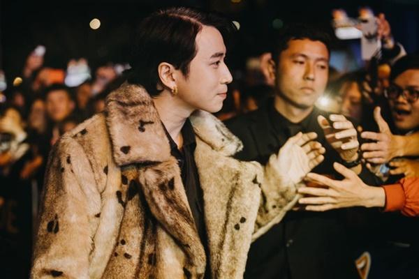 Màn hát live của Sơn Tùng bên Tuấn Ngọc, Thu Minh-1