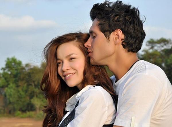 Sau lần hợp tác đầu tiên ăn ý và tạo nên thành công trong MV "Tìm lại giấc mơ" - một trong những bản hit ăn khách trong sự nghiệp âm nhạc của Hồ Ngọc Hà, Edward tiếp tục đồng hành cùng nữ ca sĩ trong nhiều MV khác như: "Tìm lại giấc mơ", "Yêu thương nhạt nhòa", "Cô đơn giữa cuộc tình", "Hãy nói với em", "Nỗi nhớ đầy vơi".