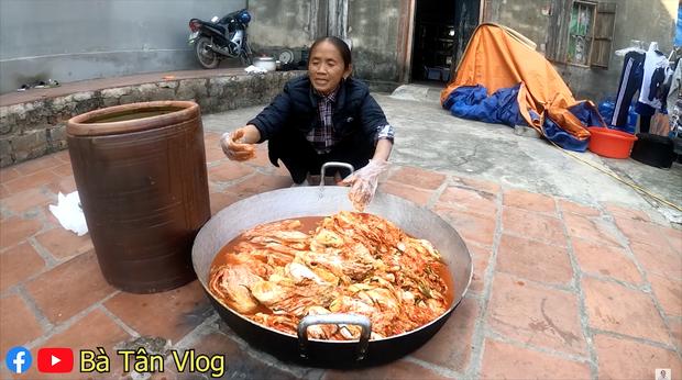 Làm kim chi nhưng thiếu nguyên liệu quan trọng, bà Tân Vlog tự nghĩ cách chữa cháy sáng tạo-9