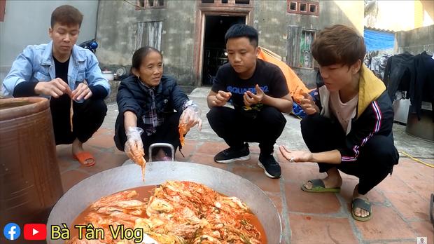 Làm kim chi nhưng thiếu nguyên liệu quan trọng, bà Tân Vlog tự nghĩ cách chữa cháy sáng tạo-8