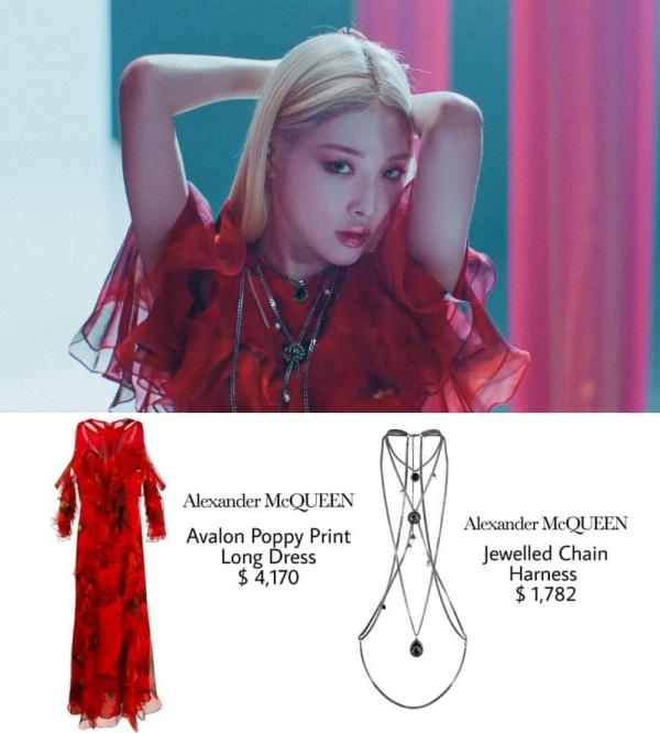 Là cây rụng tiền của công ty, Chungha gây choáng với loạt outfit không giá nghìn đô thì cũng đính đá lồng lộn-12
