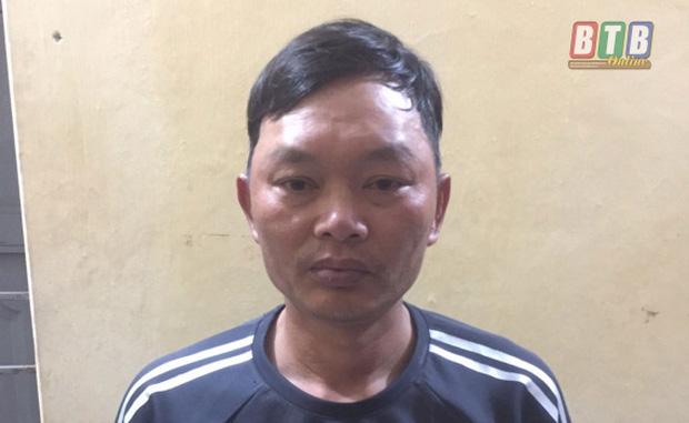 Bắt khẩn cấp kẻ có 6 tiền án, dùng dao uy hiếp bé gái 8 tuổi đang chơi với em trai để hiếp dâm-1