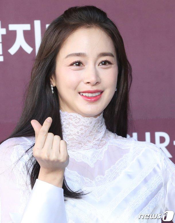 Sự trở lại của 5 nữ hoàng trong năm 2020: Kim Hee Sun đối đầu Kim Tae Hee và Park Min Young-1