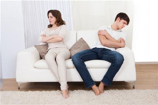 Shipper kiếm được 50 triệu/tháng vẫn bị bạn gái lên mạng than thở