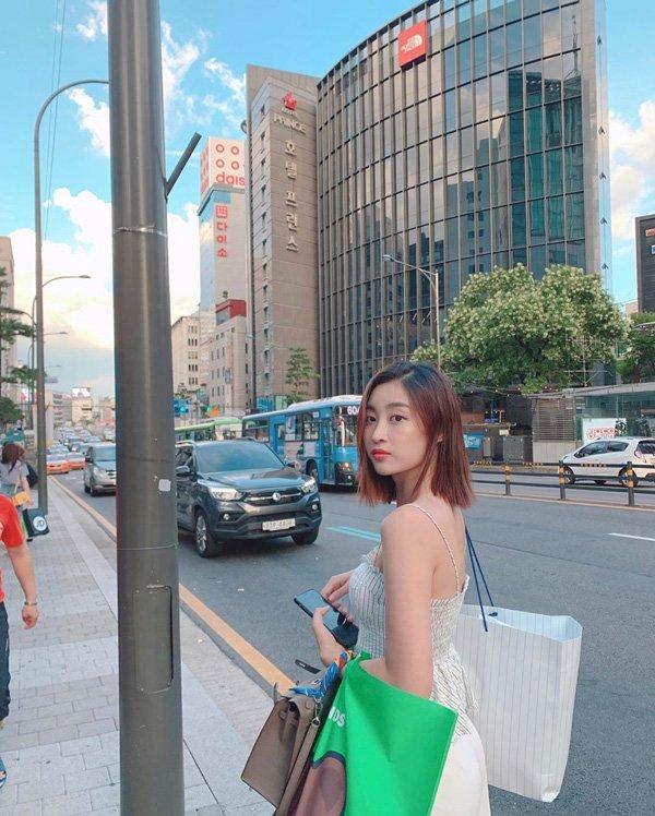 Hôm trước còn kêu cắt tóc hư, Đỗ Mỹ Linh giờ đã có mái tóc ngắn đẹp nhất làng Hậu-5