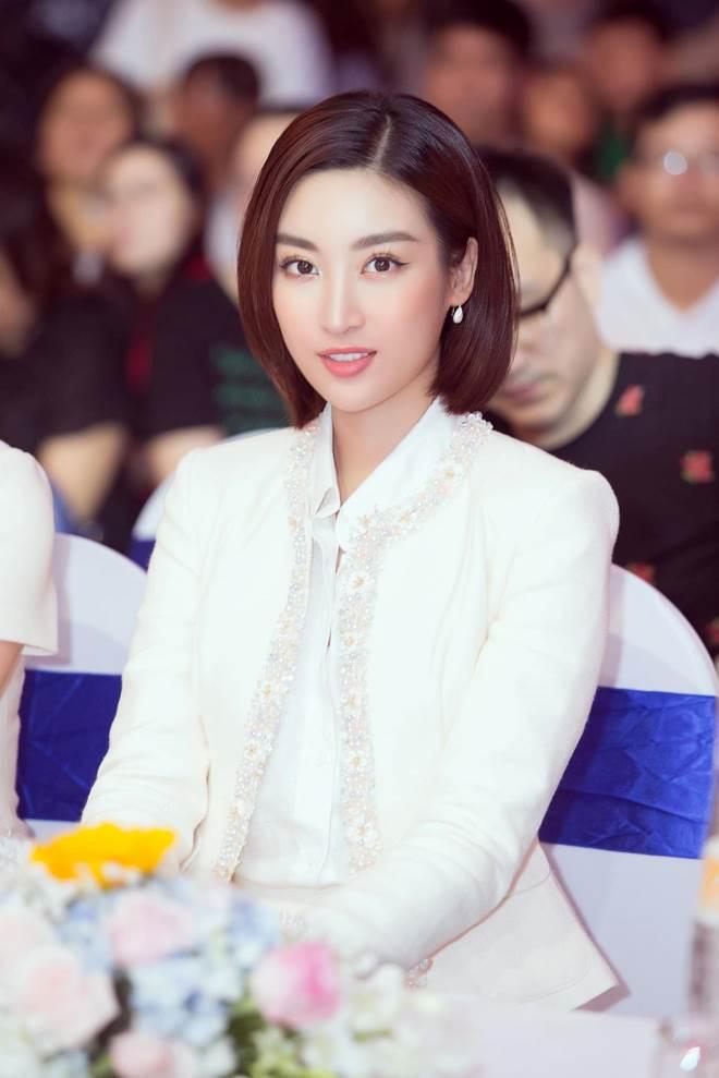 Hôm trước còn kêu cắt tóc hư, Đỗ Mỹ Linh giờ đã có mái tóc ngắn đẹp nhất làng Hậu-8