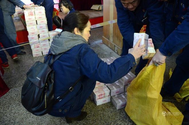 Công ty Trung Quốc thưởng Tết cho nhân viên một căn hộ mới-2