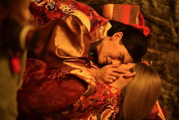 MV mới của Nguyễn Trần Trung Quân gây shock với câu chuyện kinh hãi kết hôn với người chết-5