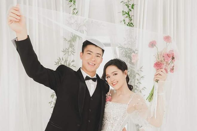 Phan Văn Đức trêu Duy Mạnh nối gót mình cưới vợ sớm-1